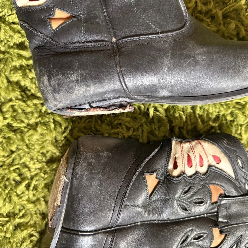 Very Well Worn Boots | Black Leather Western Cowboy Boots | Size 9.5 - Picture 4 of 7
